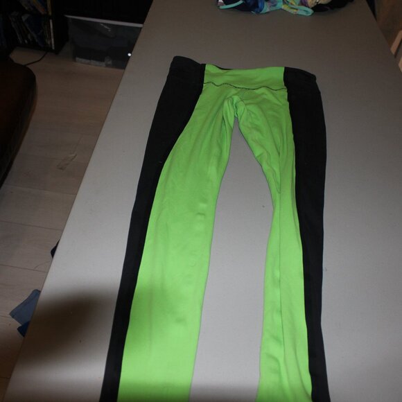 Green & Black Lululemon Leggings Size 8 - Picture 1 of 9